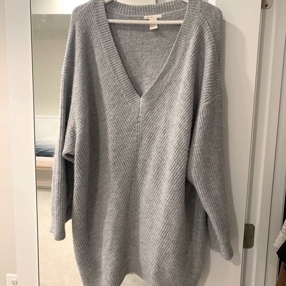 H&M V Neck Tunic Sweater Oversized